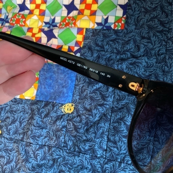 Versace Medusa quilted side sunglasses with scratches - Picture 5 of 9